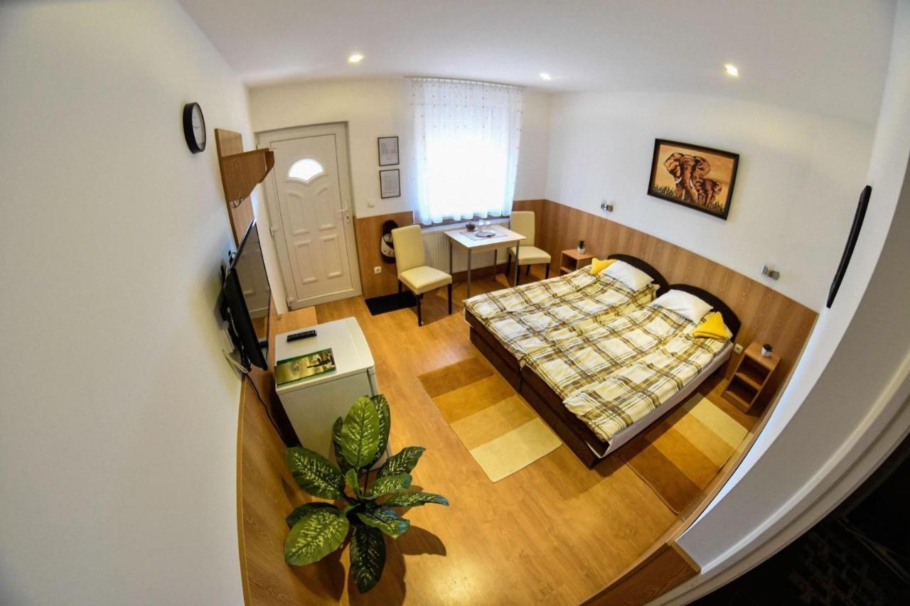 Fenyves Csarda Vendeghaz Otel Nyiradony-Tamasipuszta Dış mekan fotoğraf