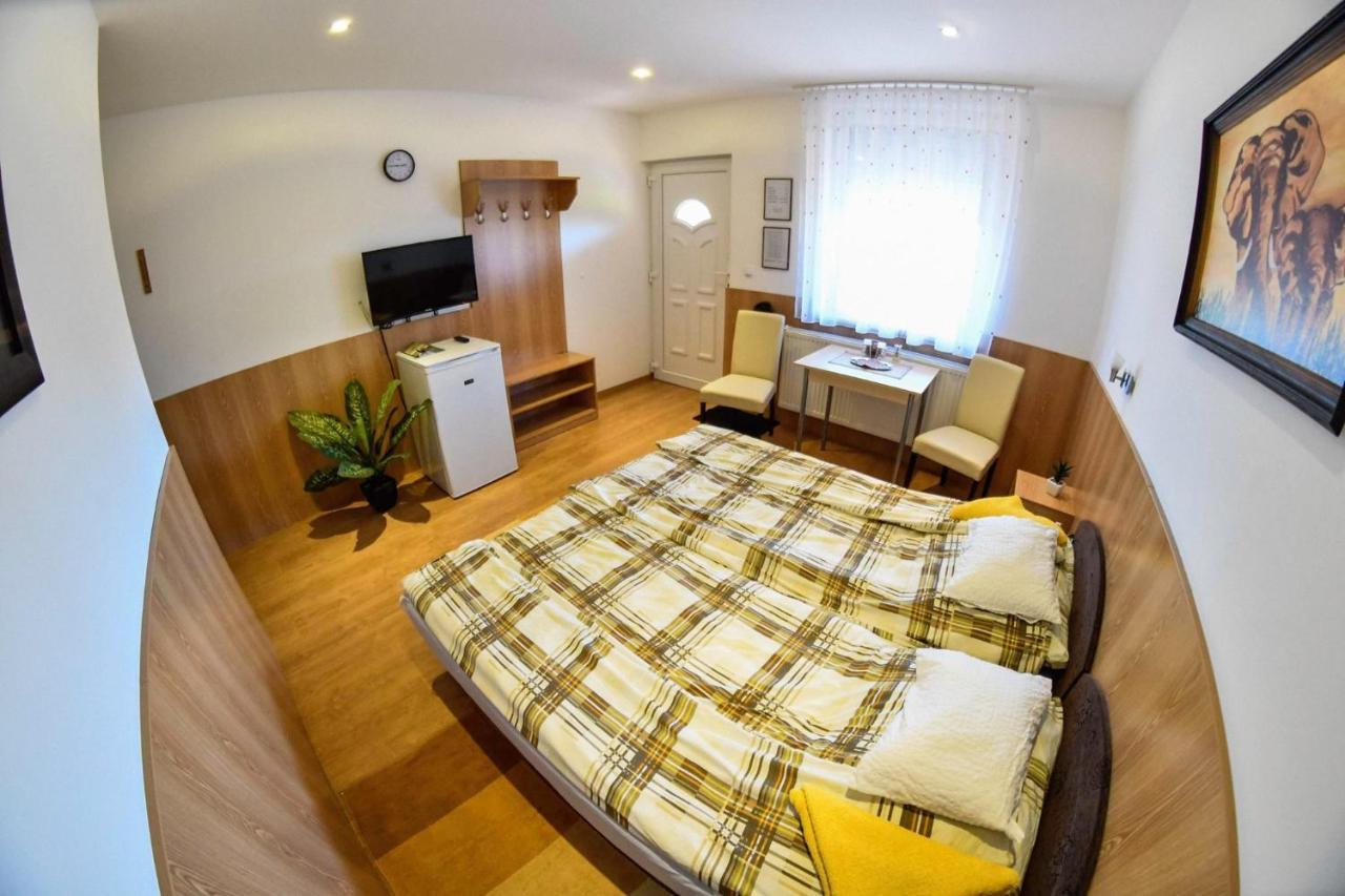 Fenyves Csarda Vendeghaz Otel Nyiradony-Tamasipuszta Dış mekan fotoğraf